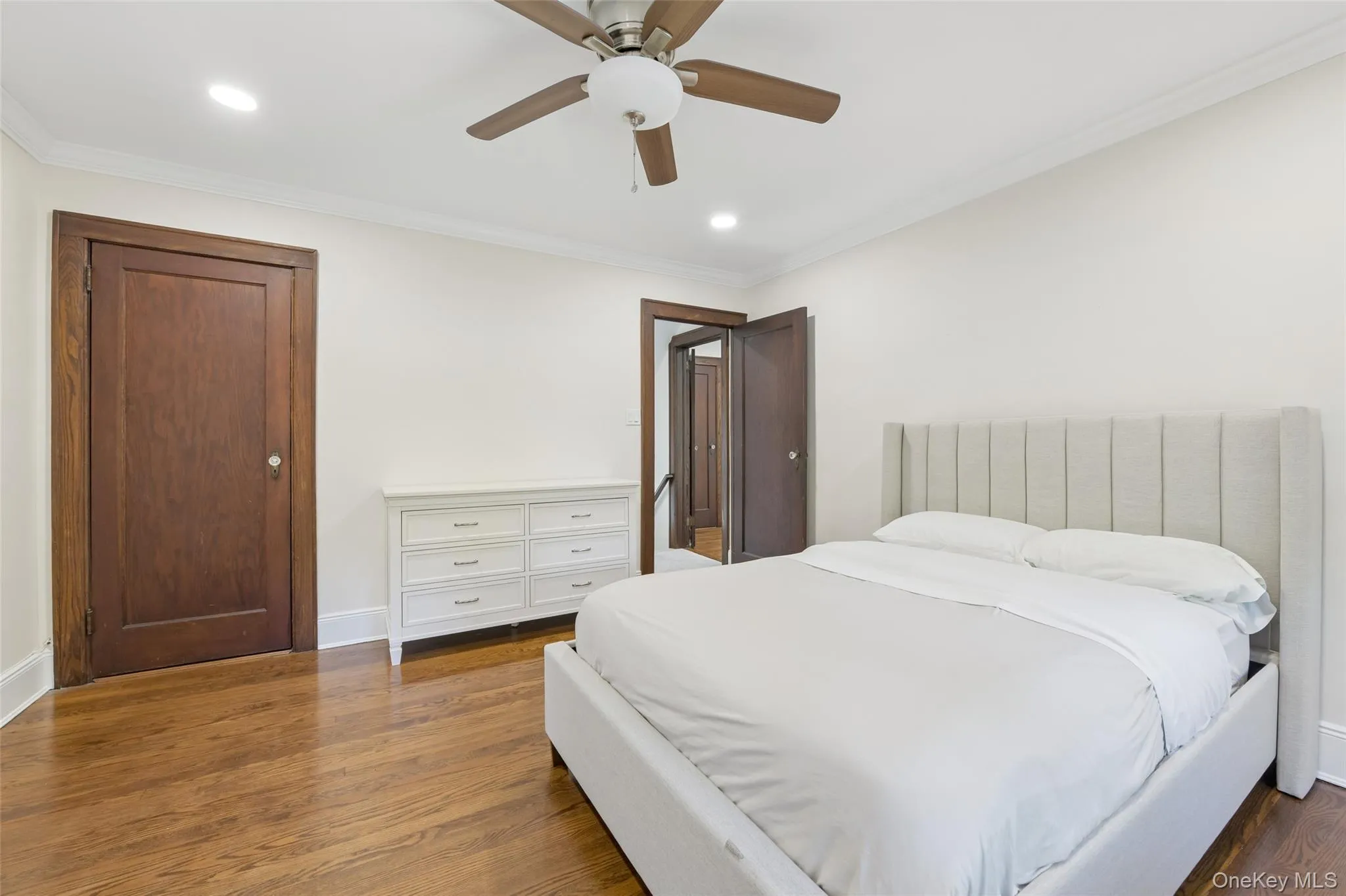 206 Glenmore Street, North Hempstead, NY, 3 Bedrooms Bedrooms, 7 Rooms Rooms,1 BathroomBathrooms,Residential,For Rent,Glenmore,0,1052028 206 Glenmore Street, North Hempstead, NY, 3 Bedrooms Bedrooms, 7 Rooms Rooms,1 BathroomBathrooms,Residential,For Rent,Glenmore,0,1052028