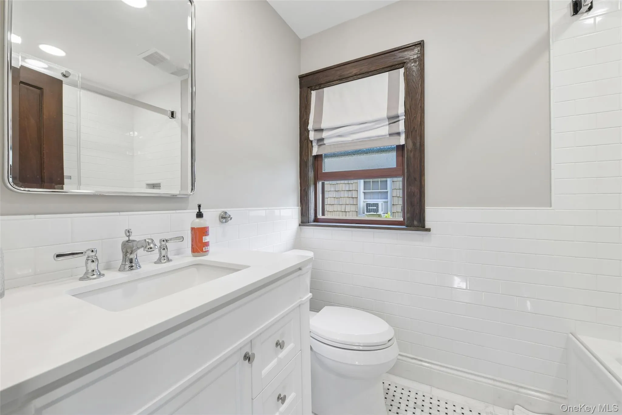 206 Glenmore Street, North Hempstead, NY, 3 Bedrooms Bedrooms, 7 Rooms Rooms,1 BathroomBathrooms,Residential,For Rent,Glenmore,0,1052028 206 Glenmore Street, North Hempstead, NY, 3 Bedrooms Bedrooms, 7 Rooms Rooms,1 BathroomBathrooms,Residential,For Rent,Glenmore,0,1052028