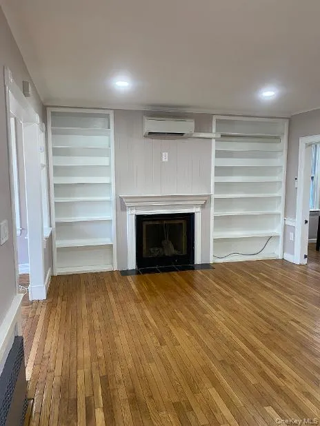 85-25 Kendrick Place, New York, NY, 3 Bedrooms Bedrooms, 6 Rooms Rooms,1 BathroomBathrooms,Residential Lease,For Rent,Kendrick Place,0,1052044 85-25 Kendrick Place, New York, NY, 3 Bedrooms Bedrooms, 6 Rooms Rooms,1 BathroomBathrooms,Residential Lease,For Rent,Kendrick Place,0,1052044