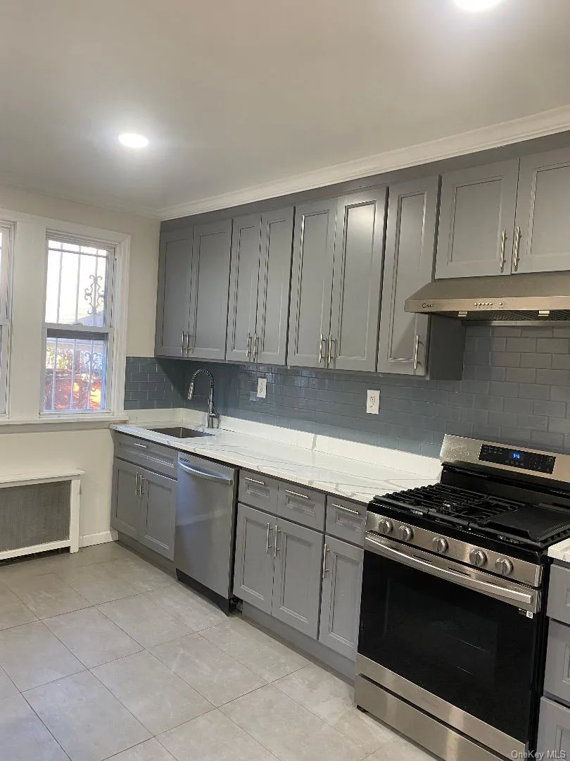 85-25 Kendrick Place, New York, NY, 3 Bedrooms Bedrooms, 6 Rooms Rooms,1 BathroomBathrooms,Residential Lease,For Rent,Kendrick Place,0,1052044 85-25 Kendrick Place, New York, NY, 3 Bedrooms Bedrooms, 6 Rooms Rooms,1 BathroomBathrooms,Residential Lease,For Rent,Kendrick Place,0,1052044