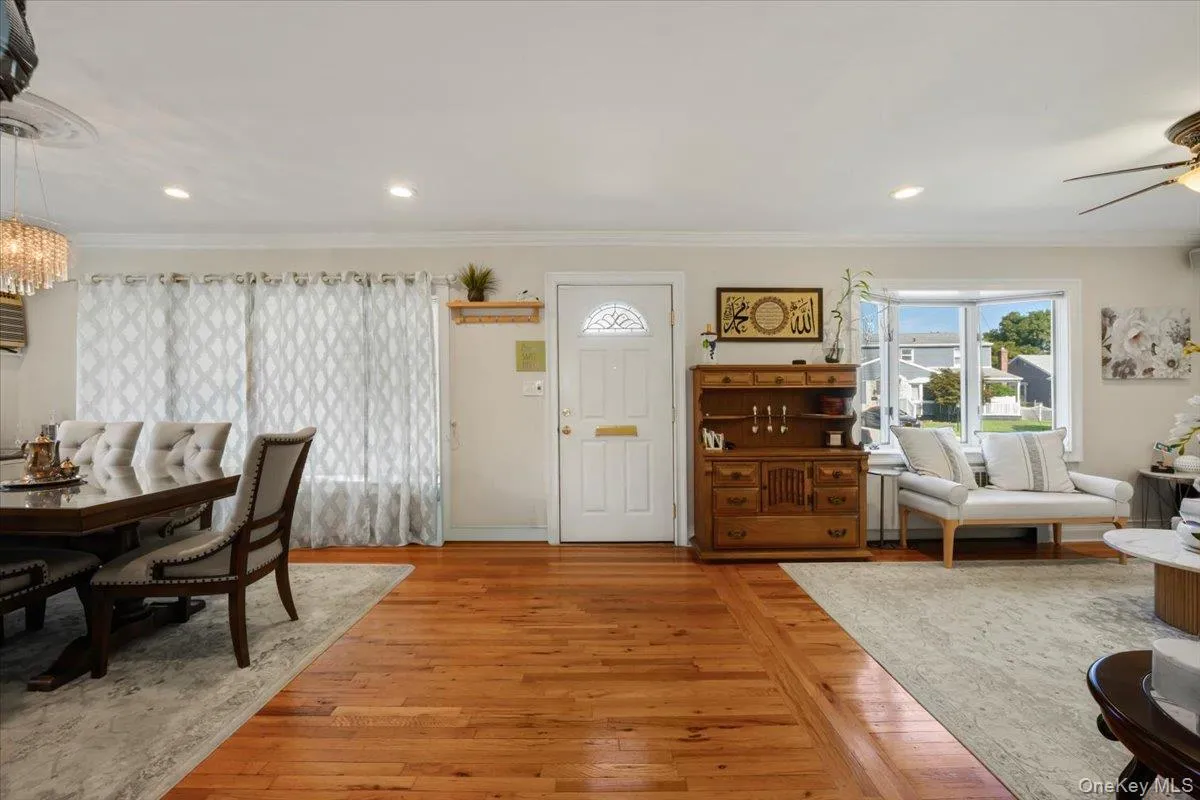 2014 Central Drive, Hempstead, NY, 3 Bedrooms Bedrooms, 6 Rooms Rooms,2 BathroomsBathrooms,Residential,For Rent,Central,0,1052052 2014 Central Drive, Hempstead, NY, 3 Bedrooms Bedrooms, 6 Rooms Rooms,2 BathroomsBathrooms,Residential,For Rent,Central,0,1052052