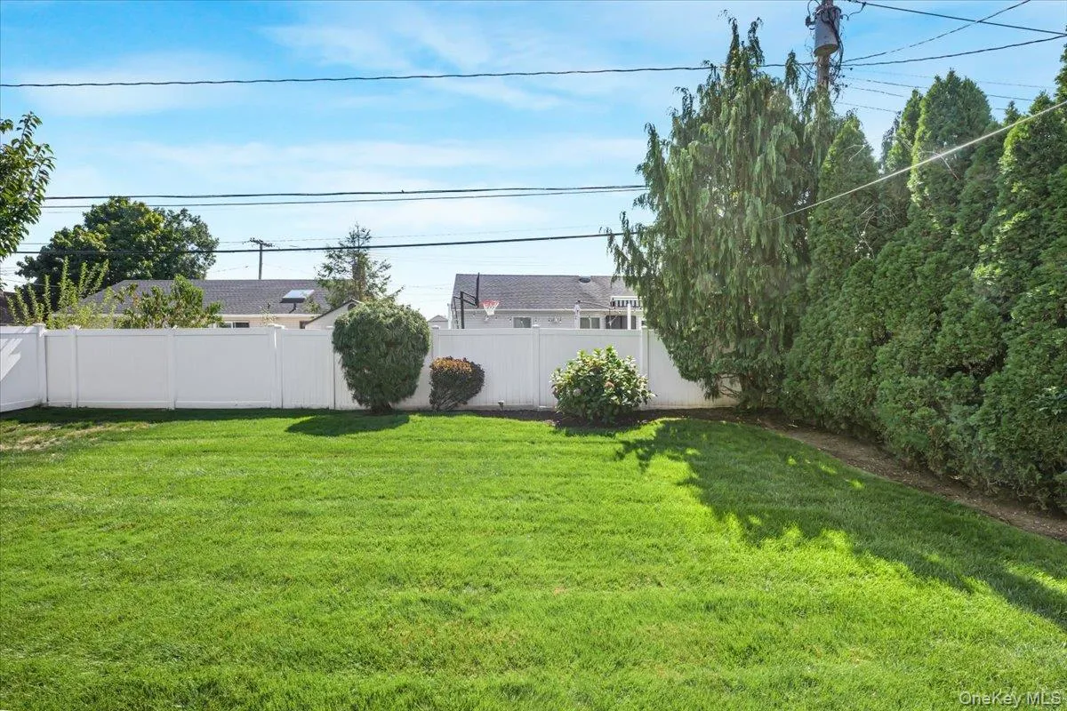 2014 Central Drive, Hempstead, NY, 3 Bedrooms Bedrooms, 6 Rooms Rooms,2 BathroomsBathrooms,Residential,For Rent,Central,0,1052052 2014 Central Drive, Hempstead, NY, 3 Bedrooms Bedrooms, 6 Rooms Rooms,2 BathroomsBathrooms,Residential,For Rent,Central,0,1052052