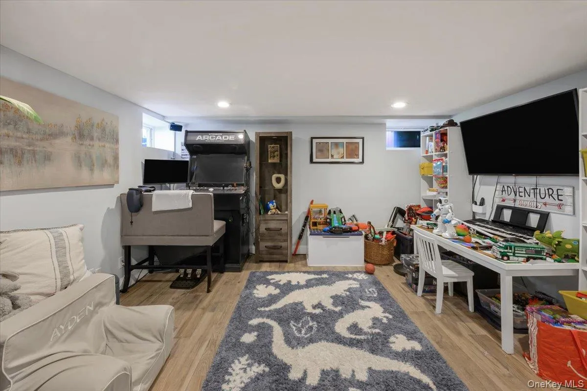 2014 Central Drive, Hempstead, NY, 3 Bedrooms Bedrooms, 6 Rooms Rooms,2 BathroomsBathrooms,Residential,For Rent,Central,0,1052052 2014 Central Drive, Hempstead, NY, 3 Bedrooms Bedrooms, 6 Rooms Rooms,2 BathroomsBathrooms,Residential,For Rent,Central,0,1052052