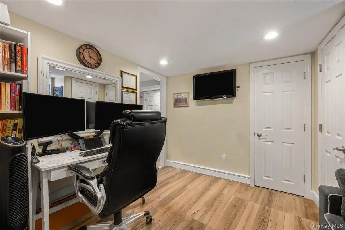 2014 Central Drive, Hempstead, NY, 3 Bedrooms Bedrooms, 6 Rooms Rooms,2 BathroomsBathrooms,Residential,For Rent,Central,0,1052052 2014 Central Drive, Hempstead, NY, 3 Bedrooms Bedrooms, 6 Rooms Rooms,2 BathroomsBathrooms,Residential,For Rent,Central,0,1052052