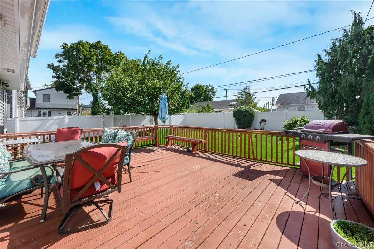 2014 Central Drive, Hempstead, NY, 3 Bedrooms Bedrooms, 6 Rooms Rooms,2 BathroomsBathrooms,Residential,For Rent,Central,0,1052052 2014 Central Drive, Hempstead, NY, 3 Bedrooms Bedrooms, 6 Rooms Rooms,2 BathroomsBathrooms,Residential,For Rent,Central,0,1052052