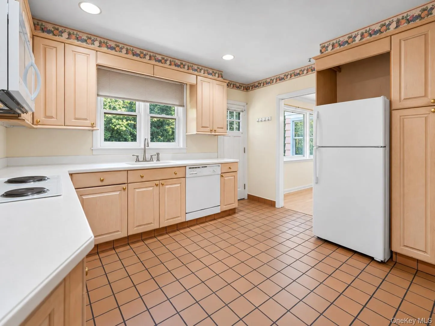 25 Manger Circle, Pelham, NY, 4 Bedrooms Bedrooms, 10 Rooms Rooms,3 BathroomsBathrooms,Residential,For Rent,Manger,0,1052076 25 Manger Circle, Pelham, NY, 4 Bedrooms Bedrooms, 10 Rooms Rooms,3 BathroomsBathrooms,Residential,For Rent,Manger,0,1052076
