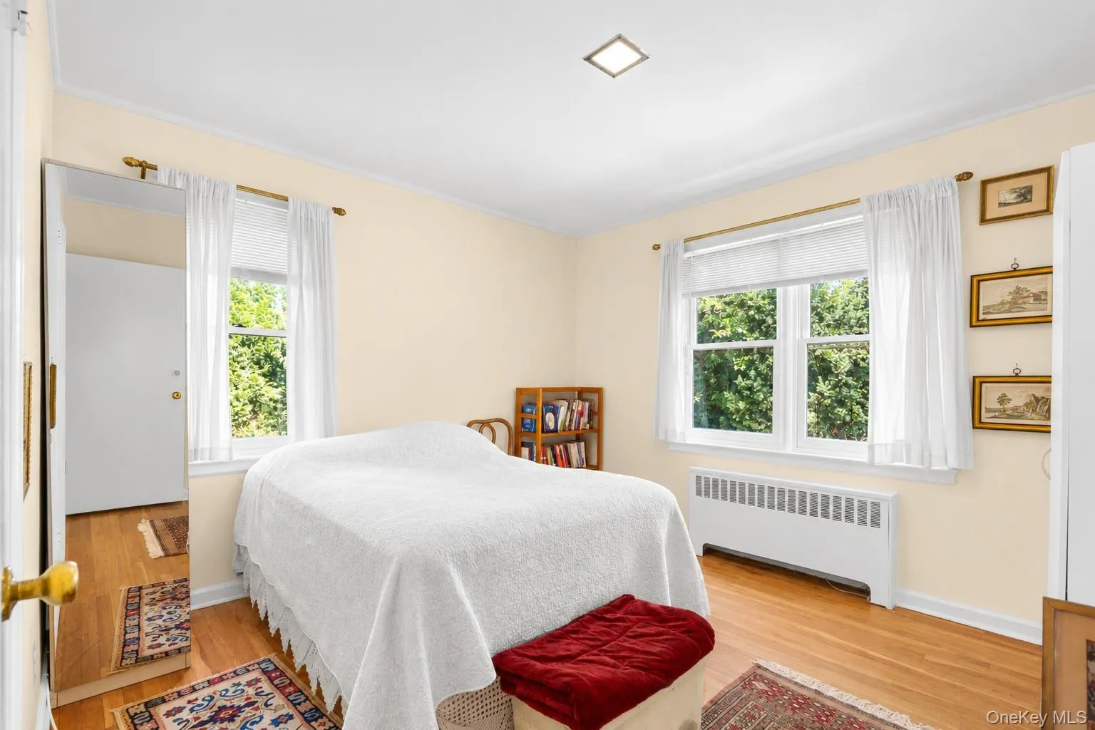 25 Manger Circle, Pelham, NY, 4 Bedrooms Bedrooms, 10 Rooms Rooms,3 BathroomsBathrooms,Residential,For Rent,Manger,0,1052076 25 Manger Circle, Pelham, NY, 4 Bedrooms Bedrooms, 10 Rooms Rooms,3 BathroomsBathrooms,Residential,For Rent,Manger,0,1052076