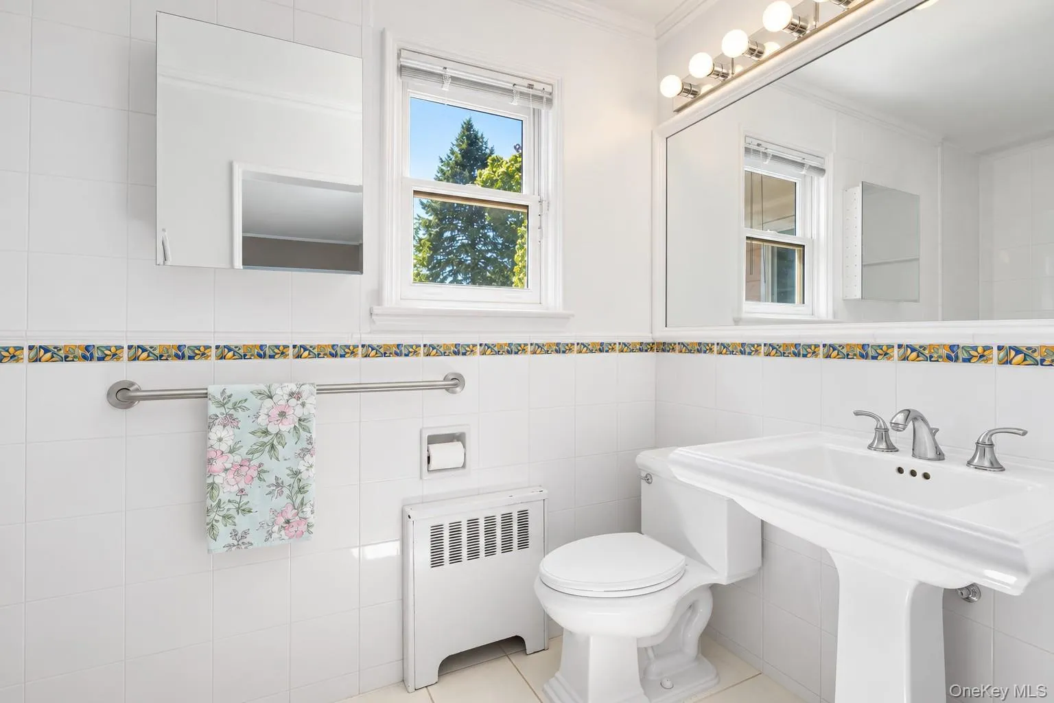 25 Manger Circle, Pelham, NY, 4 Bedrooms Bedrooms, 10 Rooms Rooms,3 BathroomsBathrooms,Residential,For Rent,Manger,0,1052076 25 Manger Circle, Pelham, NY, 4 Bedrooms Bedrooms, 10 Rooms Rooms,3 BathroomsBathrooms,Residential,For Rent,Manger,0,1052076