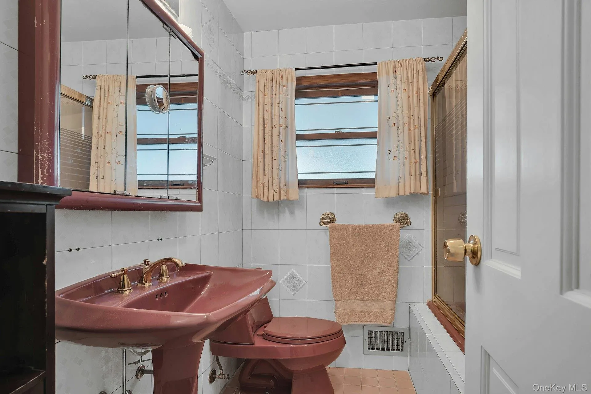 39 Pawnee Drive, Smithtown, NY, 4 Bedrooms Bedrooms, 10 Rooms Rooms,3 BathroomsBathrooms,Residential,For Rent,Pawnee,0,1052083 39 Pawnee Drive, Smithtown, NY, 4 Bedrooms Bedrooms, 10 Rooms Rooms,3 BathroomsBathrooms,Residential,For Rent,Pawnee,0,1052083