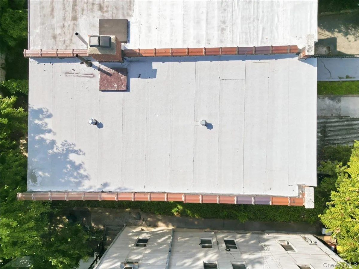 4814 Murdock Avenue, New York, NY, 3 Bedrooms Bedrooms, 8 Rooms Rooms,2 BathroomsBathrooms,Residential,For Rent,Murdock,0,1052084 4814 Murdock Avenue, New York, NY, 3 Bedrooms Bedrooms, 8 Rooms Rooms,2 BathroomsBathrooms,Residential,For Rent,Murdock,0,1052084