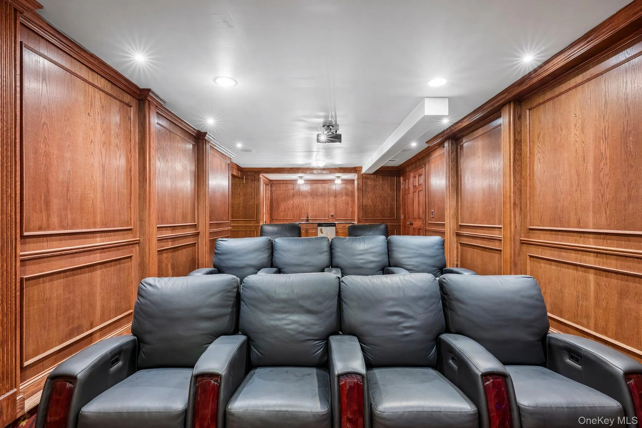 4 The Commons, Huntington, NY, 5 Bedrooms Bedrooms, 12 Rooms Rooms,5 BathroomsBathrooms,Residential,For Rent,The Commons,0,1052087 4 The Commons, Huntington, NY, 5 Bedrooms Bedrooms, 12 Rooms Rooms,5 BathroomsBathrooms,Residential,For Rent,The Commons,0,1052087