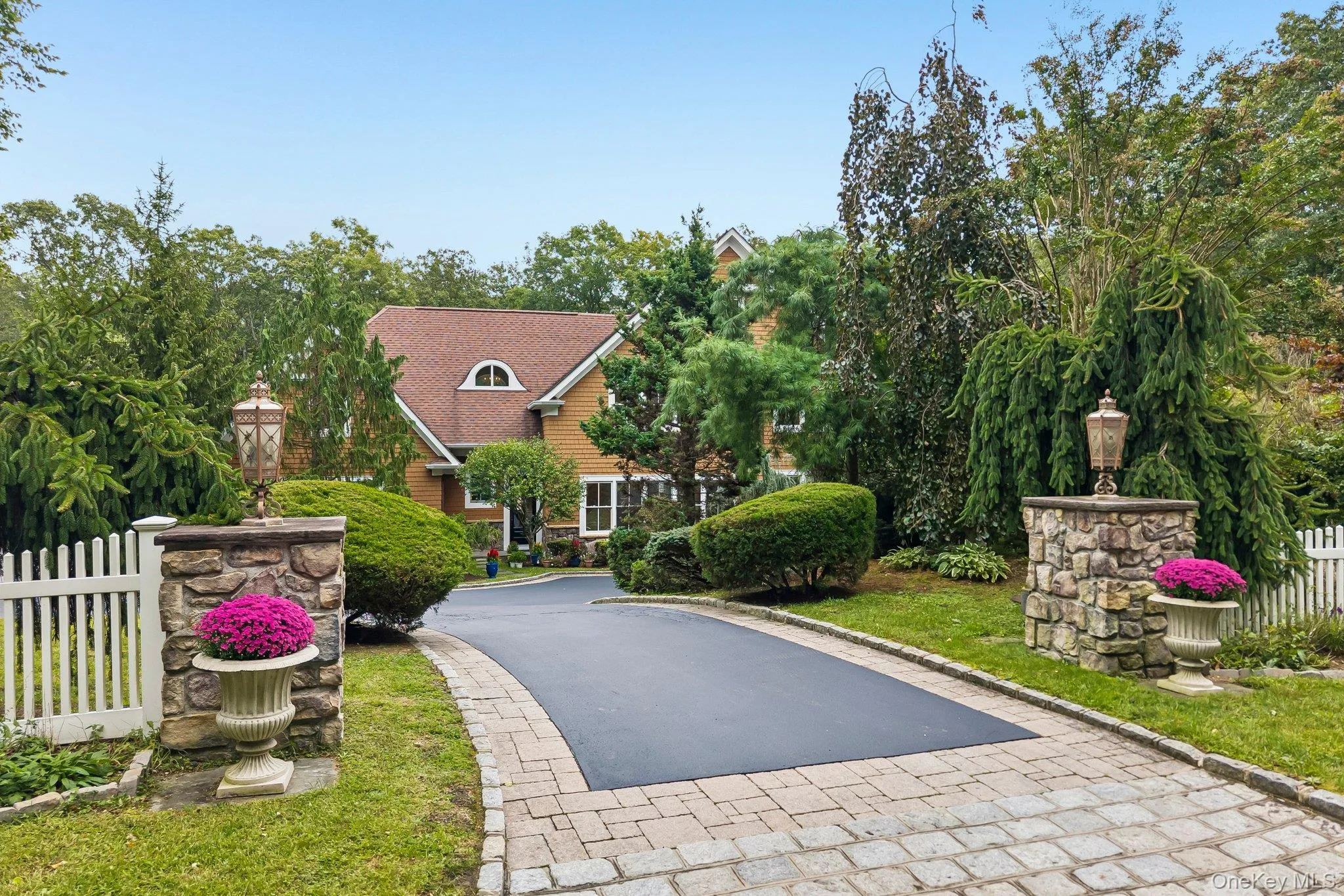 4 The Commons, Huntington, NY, 5 Bedrooms Bedrooms, 12 Rooms Rooms,5 BathroomsBathrooms,Residential,For Rent,The Commons,0,1052087 4 The Commons, Huntington, NY, 5 Bedrooms Bedrooms, 12 Rooms Rooms,5 BathroomsBathrooms,Residential,For Rent,The Commons,0,1052087