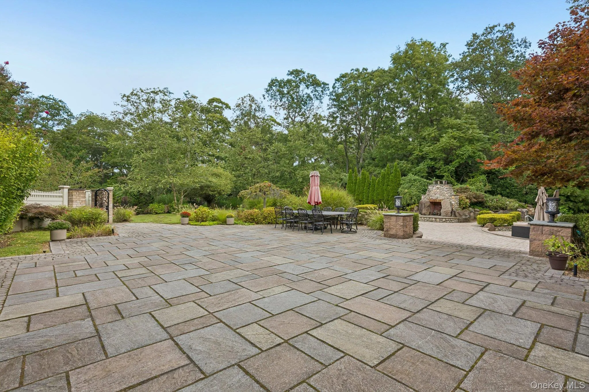 4 The Commons, Huntington, NY, 5 Bedrooms Bedrooms, 12 Rooms Rooms,5 BathroomsBathrooms,Residential,For Rent,The Commons,0,1052087 4 The Commons, Huntington, NY, 5 Bedrooms Bedrooms, 12 Rooms Rooms,5 BathroomsBathrooms,Residential,For Rent,The Commons,0,1052087