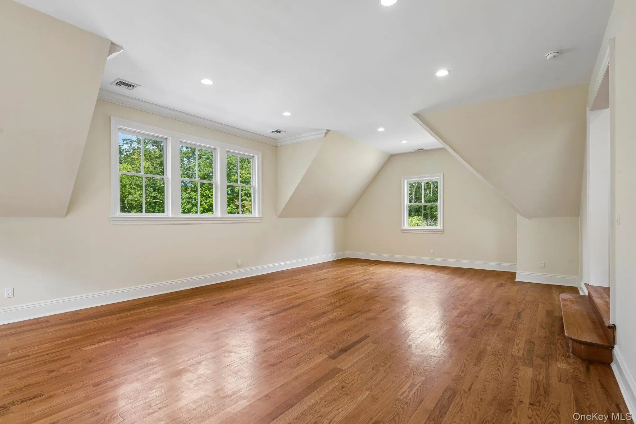 4 The Commons, Huntington, NY, 5 Bedrooms Bedrooms, 12 Rooms Rooms,5 BathroomsBathrooms,Residential,For Rent,The Commons,0,1052087 4 The Commons, Huntington, NY, 5 Bedrooms Bedrooms, 12 Rooms Rooms,5 BathroomsBathrooms,Residential,For Rent,The Commons,0,1052087
