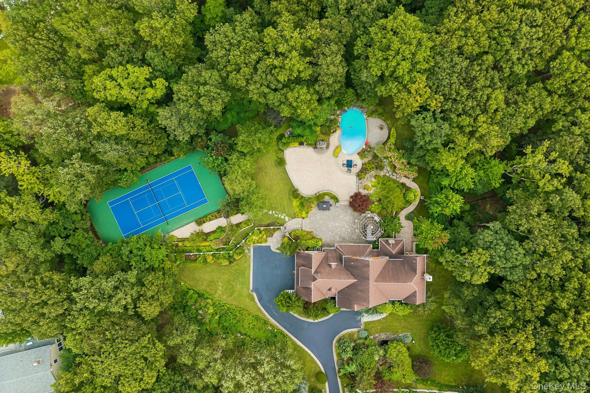 4 The Commons, Huntington, NY, 5 Bedrooms Bedrooms, 12 Rooms Rooms,5 BathroomsBathrooms,Residential,For Rent,The Commons,0,1052087 4 The Commons, Huntington, NY, 5 Bedrooms Bedrooms, 12 Rooms Rooms,5 BathroomsBathrooms,Residential,For Rent,The Commons,0,1052087