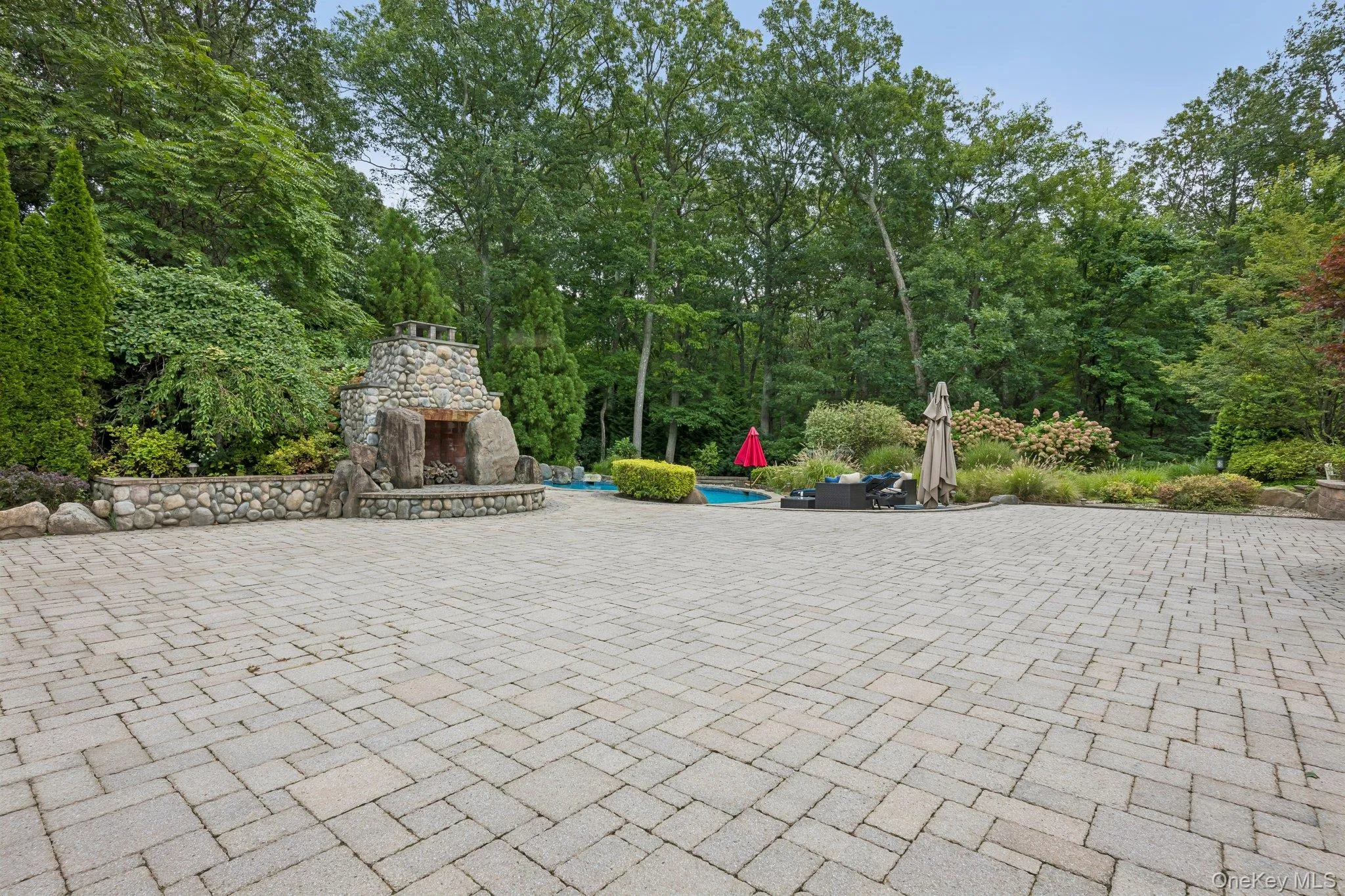 4 The Commons, Huntington, NY, 5 Bedrooms Bedrooms, 12 Rooms Rooms,5 BathroomsBathrooms,Residential,For Rent,The Commons,0,1052087 4 The Commons, Huntington, NY, 5 Bedrooms Bedrooms, 12 Rooms Rooms,5 BathroomsBathrooms,Residential,For Rent,The Commons,0,1052087