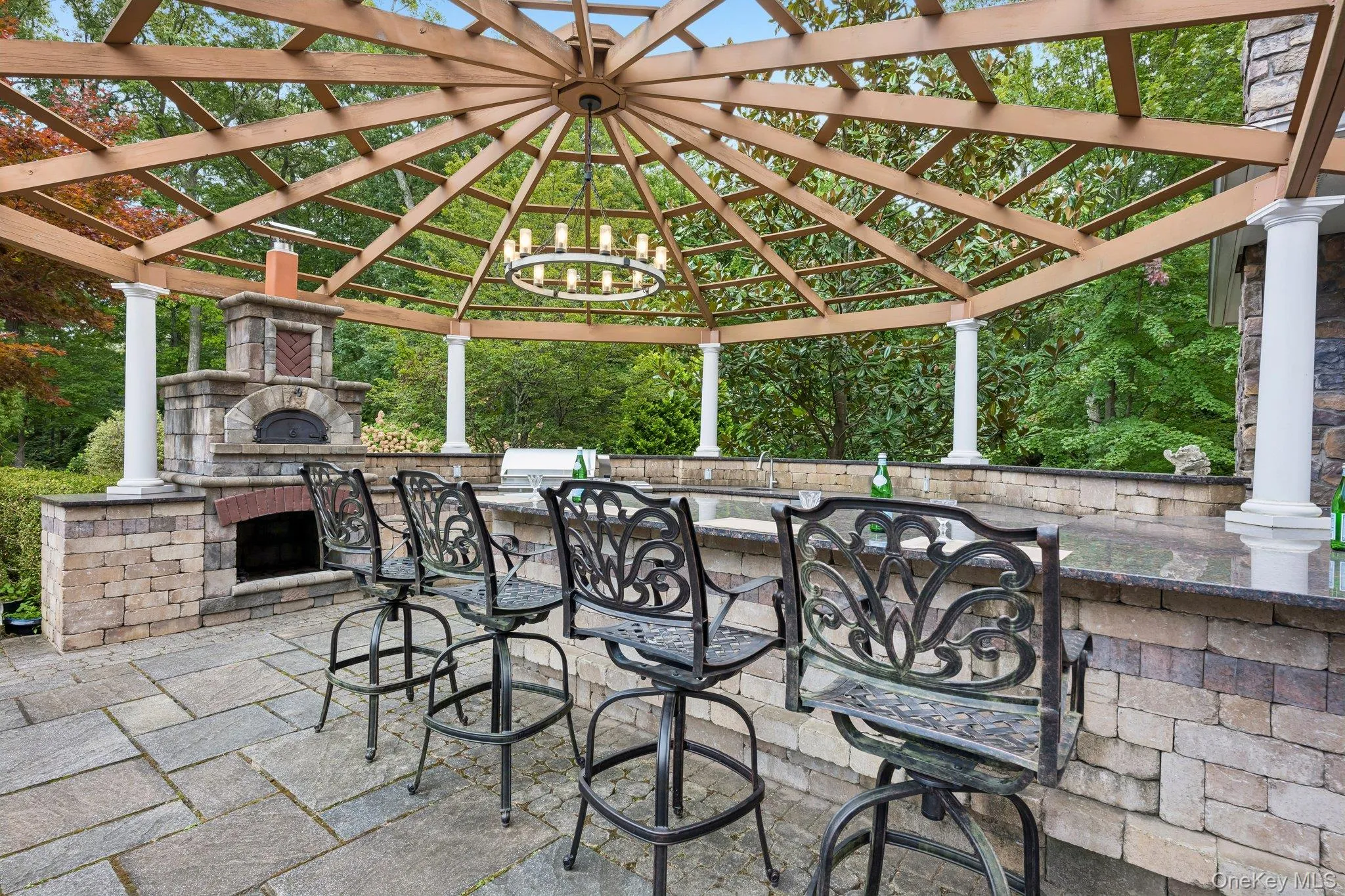 4 The Commons, Huntington, NY, 5 Bedrooms Bedrooms, 12 Rooms Rooms,5 BathroomsBathrooms,Residential,For Rent,The Commons,0,1052087 4 The Commons, Huntington, NY, 5 Bedrooms Bedrooms, 12 Rooms Rooms,5 BathroomsBathrooms,Residential,For Rent,The Commons,0,1052087