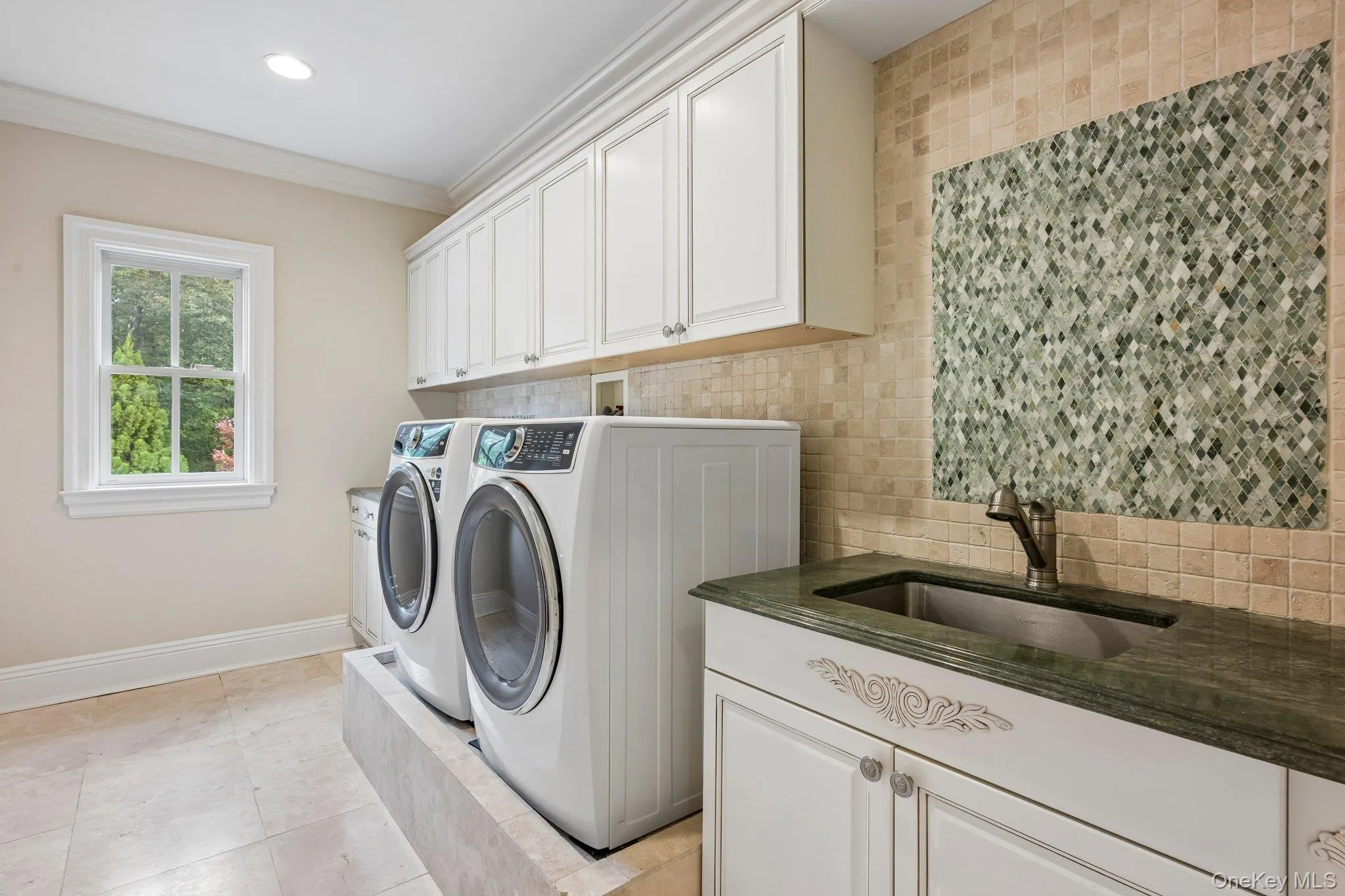 4 The Commons, Huntington, NY, 5 Bedrooms Bedrooms, 12 Rooms Rooms,5 BathroomsBathrooms,Residential,For Rent,The Commons,0,1052087 4 The Commons, Huntington, NY, 5 Bedrooms Bedrooms, 12 Rooms Rooms,5 BathroomsBathrooms,Residential,For Rent,The Commons,0,1052087