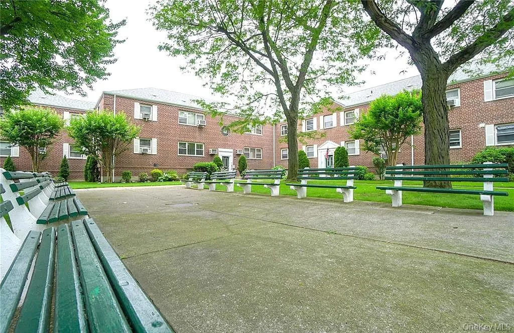 89-25 Shore Parkway, New York, NY, 1 Bedroom Bedrooms, 4 Rooms Rooms,1 BathroomBathrooms,Residential,For Rent,Shore Parkway,0,1052091 89-25 Shore Parkway, New York, NY, 1 Bedroom Bedrooms, 4 Rooms Rooms,1 BathroomBathrooms,Residential,For Rent,Shore Parkway,0,1052091