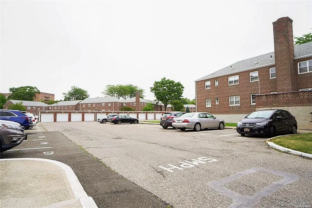 89-25 Shore Parkway, New York, NY, 1 Bedroom Bedrooms, 4 Rooms Rooms,1 BathroomBathrooms,Residential,For Rent,Shore Parkway,0,1052091 89-25 Shore Parkway, New York, NY, 1 Bedroom Bedrooms, 4 Rooms Rooms,1 BathroomBathrooms,Residential,For Rent,Shore Parkway,0,1052091
