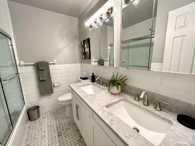 532 Terrace, Islip, NY, 2 Bedroom Bedrooms, 5 Room Rooms,1 BathroomBathrooms,Residential Lease,For Rent,Terrace,0,1052102 532 Terrace, Islip, NY, 2 Bedroom Bedrooms, 5 Room Rooms,1 BathroomBathrooms,Residential Lease,For Rent,Terrace,0,1052102