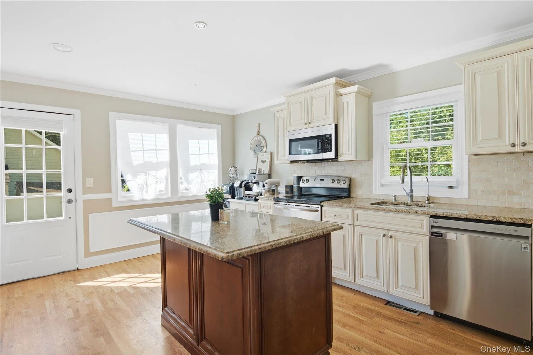 6 Hawk Road, Brookhaven, NY, 3 Bedrooms Bedrooms, 9 Rooms Rooms,2 BathroomsBathrooms,Residential,For Rent,Hawk,0,1052104 6 Hawk Road, Brookhaven, NY, 3 Bedrooms Bedrooms, 9 Rooms Rooms,2 BathroomsBathrooms,Residential,For Rent,Hawk,0,1052104