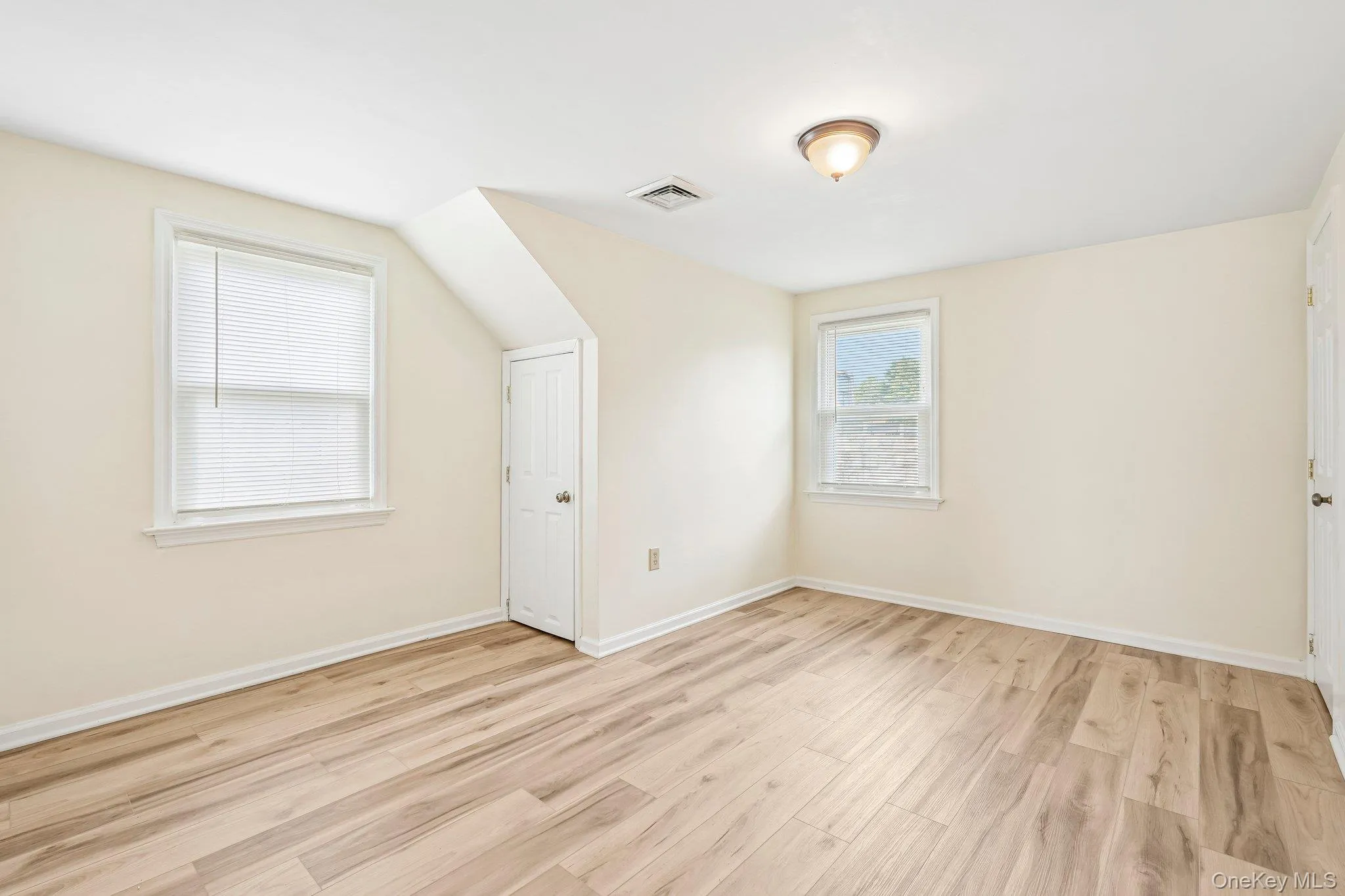 36 Route 17K, Newburgh (town), NY, 4 Bedrooms Bedrooms, 9 Rooms Rooms,3 BathroomsBathrooms,Residential Lease,For Rent,Route 17K,0,1052115 36 Route 17K, Newburgh (town), NY, 4 Bedrooms Bedrooms, 9 Rooms Rooms,3 BathroomsBathrooms,Residential Lease,For Rent,Route 17K,0,1052115