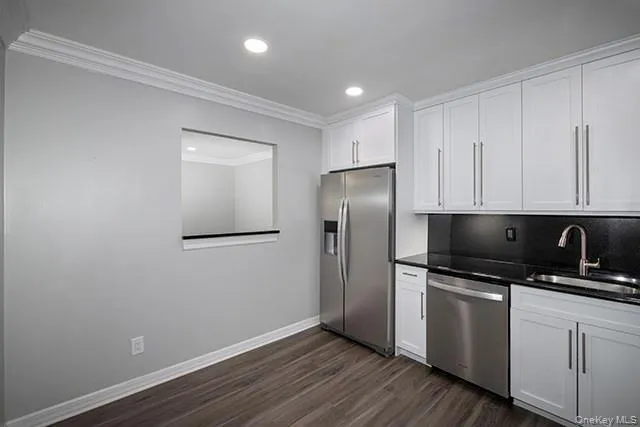 10 Joyner Place, Brookhaven, NY, 1 Bedroom Bedrooms, 4 Rooms Rooms,1 BathroomBathrooms,Residential Lease,For Rent,Joyner,0,1052120 10 Joyner Place, Brookhaven, NY, 1 Bedroom Bedrooms, 4 Rooms Rooms,1 BathroomBathrooms,Residential Lease,For Rent,Joyner,0,1052120