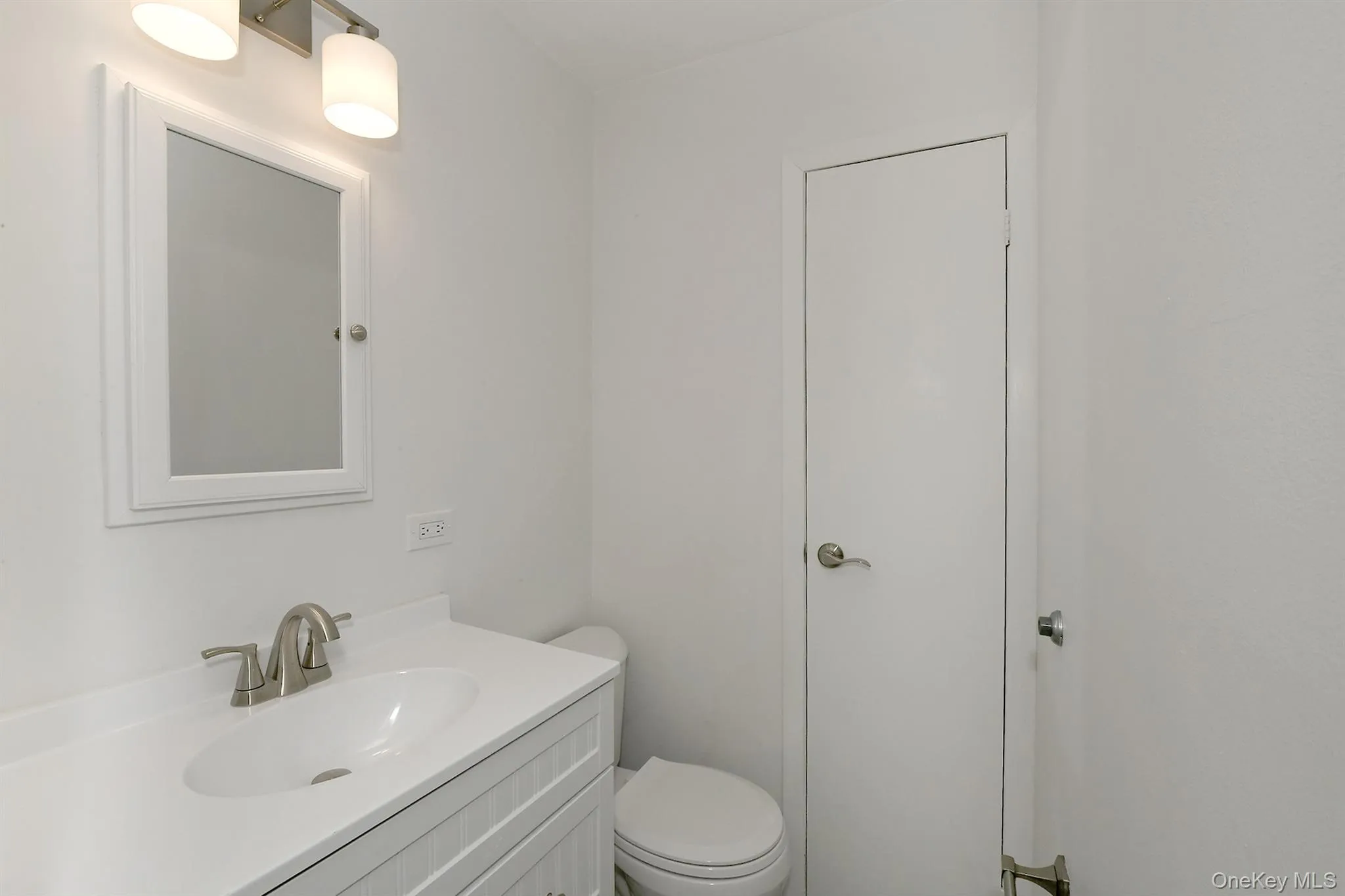 8 Harbor Hill Road, Glen Cove, NY, 2 Bedrooms Bedrooms, 6 Rooms Rooms,1 BathroomBathrooms,Residential Lease,For Rent,Harbor Hill,0,1052123 8 Harbor Hill Road, Glen Cove, NY, 2 Bedrooms Bedrooms, 6 Rooms Rooms,1 BathroomBathrooms,Residential Lease,For Rent,Harbor Hill,0,1052123