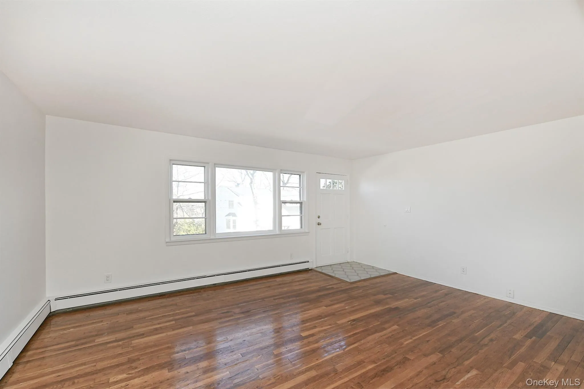 8 Harbor Hill Road, Glen Cove, NY, 2 Bedrooms Bedrooms, 6 Rooms Rooms,1 BathroomBathrooms,Residential Lease,For Rent,Harbor Hill,0,1052123 8 Harbor Hill Road, Glen Cove, NY, 2 Bedrooms Bedrooms, 6 Rooms Rooms,1 BathroomBathrooms,Residential Lease,For Rent,Harbor Hill,0,1052123