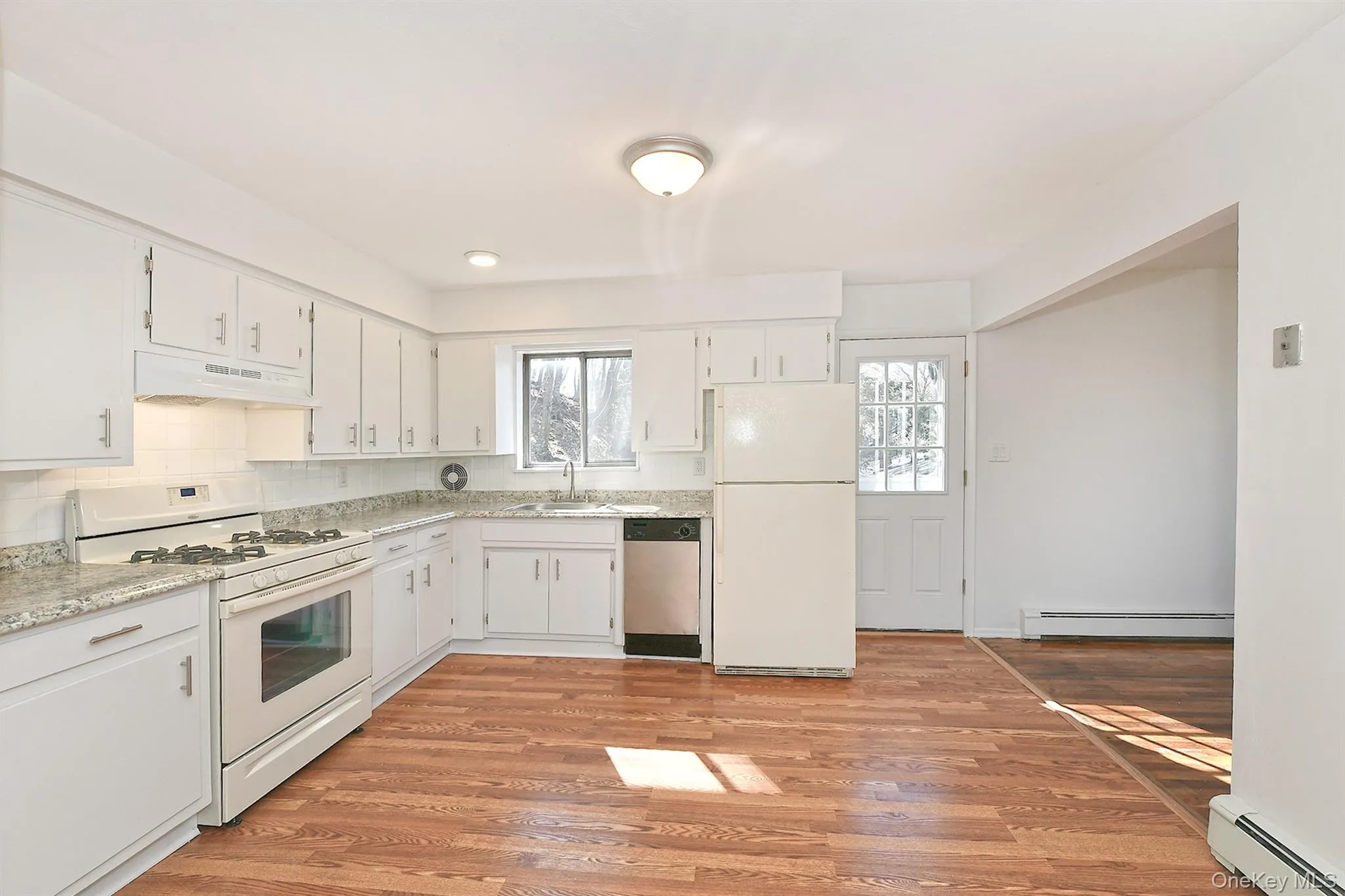 8 Harbor Hill Road, Glen Cove, NY, 2 Bedrooms Bedrooms, 6 Rooms Rooms,1 BathroomBathrooms,Residential Lease,For Rent,Harbor Hill,0,1052123 8 Harbor Hill Road, Glen Cove, NY, 2 Bedrooms Bedrooms, 6 Rooms Rooms,1 BathroomBathrooms,Residential Lease,For Rent,Harbor Hill,0,1052123