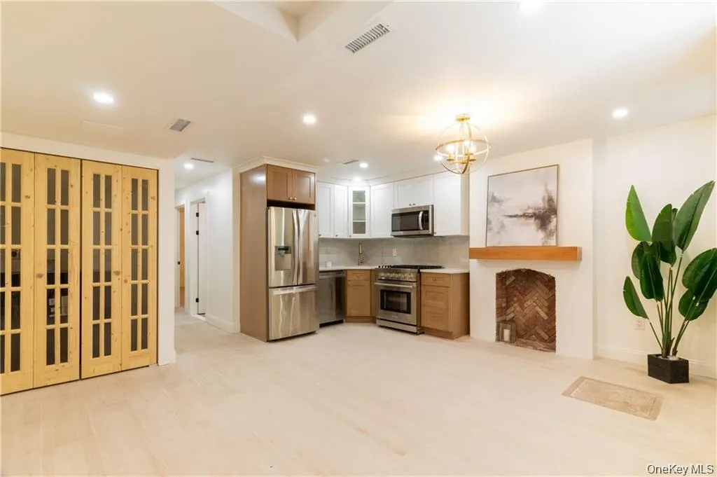 1231 Putnam Avenue, New York, NY, 2 Bedroom Bedrooms, 3 Room Rooms,1 BathroomBathrooms,Residential Lease,For Rent,Putnam,0,1052124 1231 Putnam Avenue, New York, NY, 2 Bedroom Bedrooms, 3 Room Rooms,1 BathroomBathrooms,Residential Lease,For Rent,Putnam,0,1052124