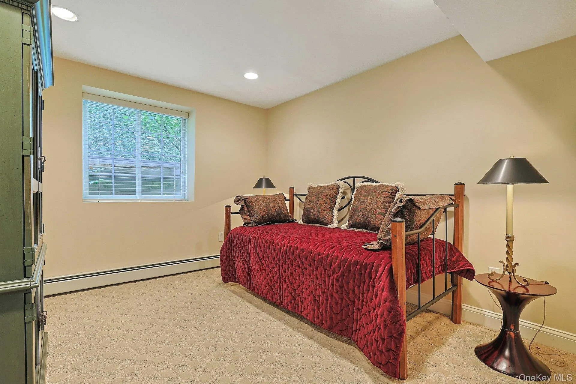 Bedroom/Bonus Room W/Large 2 Walk-in Closets, Recessed Lighting Bedroom/Bonus Room W/Large 2 Walk-in Closets, Recessed Lighting