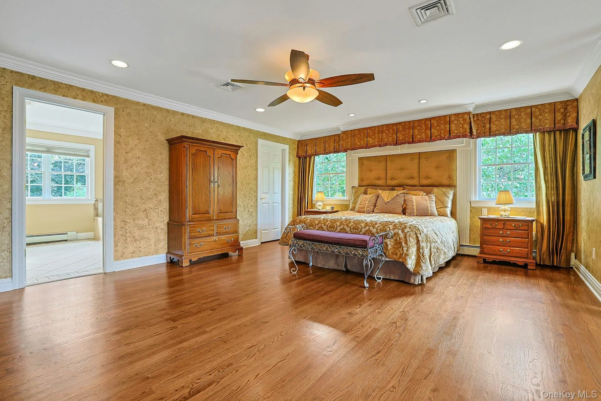 Ceiling Fan, Bright & Sunny W/Mountian Views Ceiling Fan, Bright & Sunny W/Mountian Views