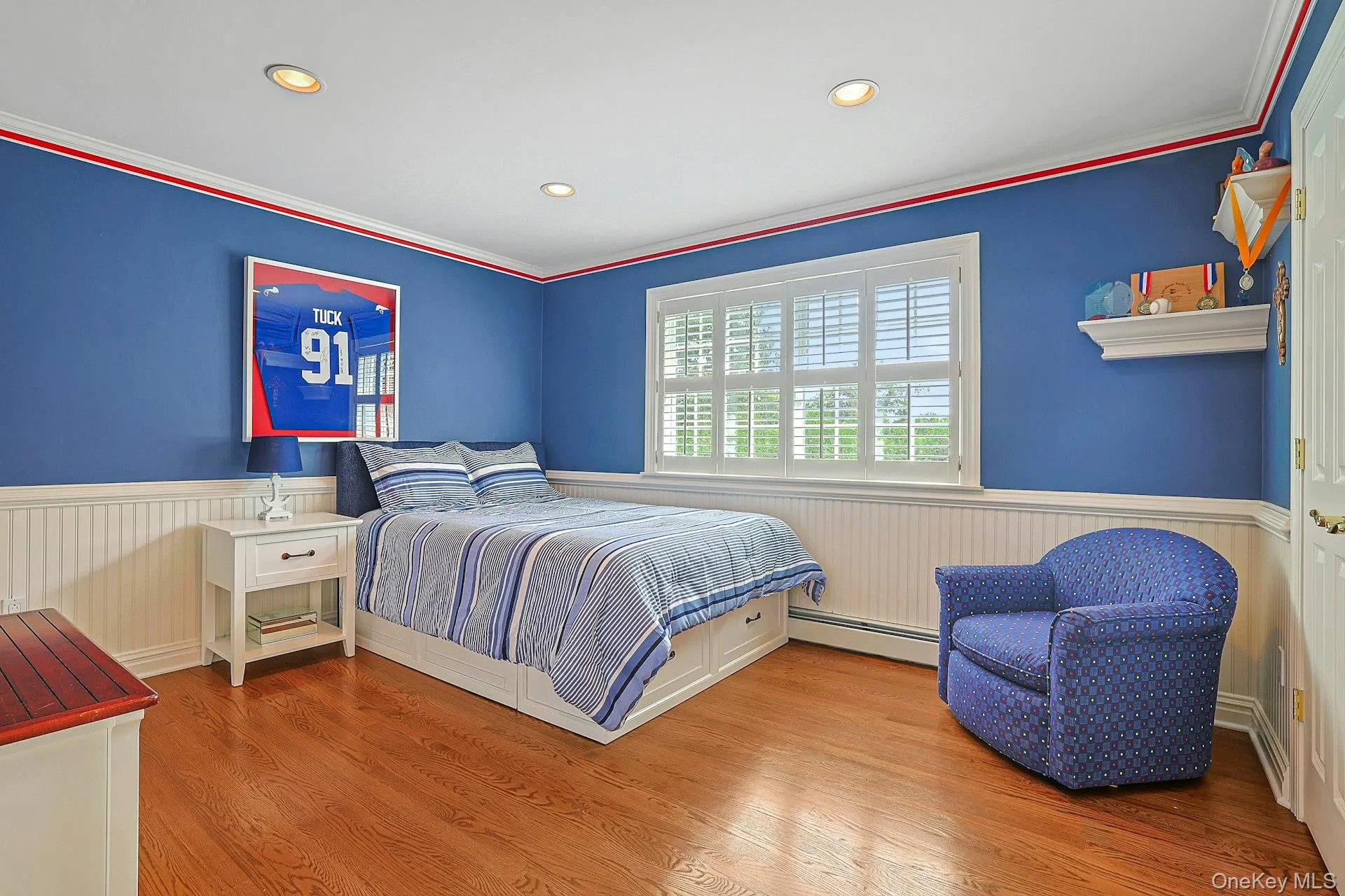 Spacious Bedroom W, Enlarged Crown Mouldings, Hardwood Flooring, Oversized Closets Spacious Bedroom W, Enlarged Crown Mouldings, Hardwood Flooring, Oversized Closets