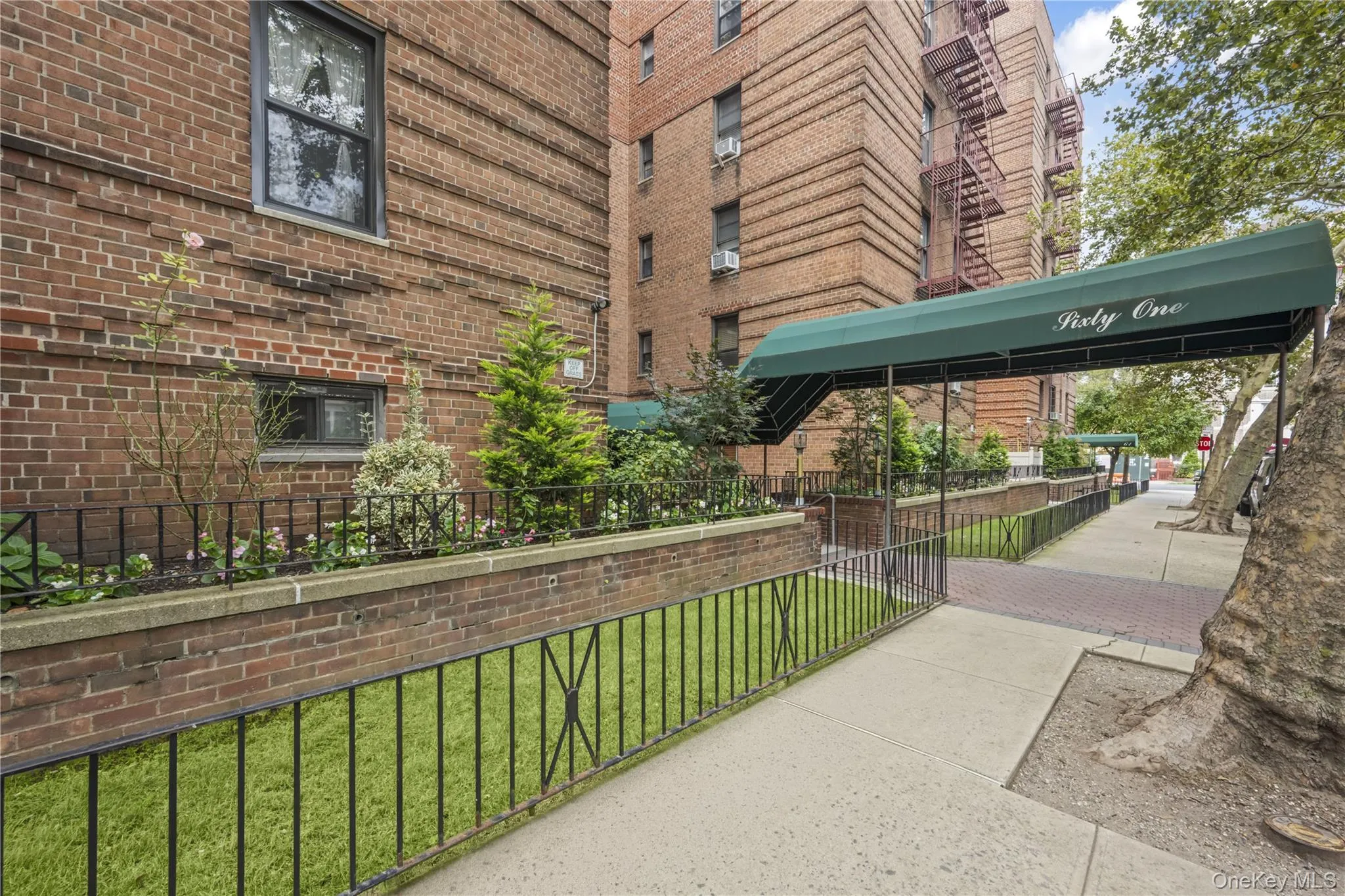 61 Oliver Street, New York, NY, 1 Bedroom Bedrooms, 4 Rooms Rooms,1 BathroomBathrooms,Residential,For Rent,Oliver,0,1052132 61 Oliver Street, New York, NY, 1 Bedroom Bedrooms, 4 Rooms Rooms,1 BathroomBathrooms,Residential,For Rent,Oliver,0,1052132