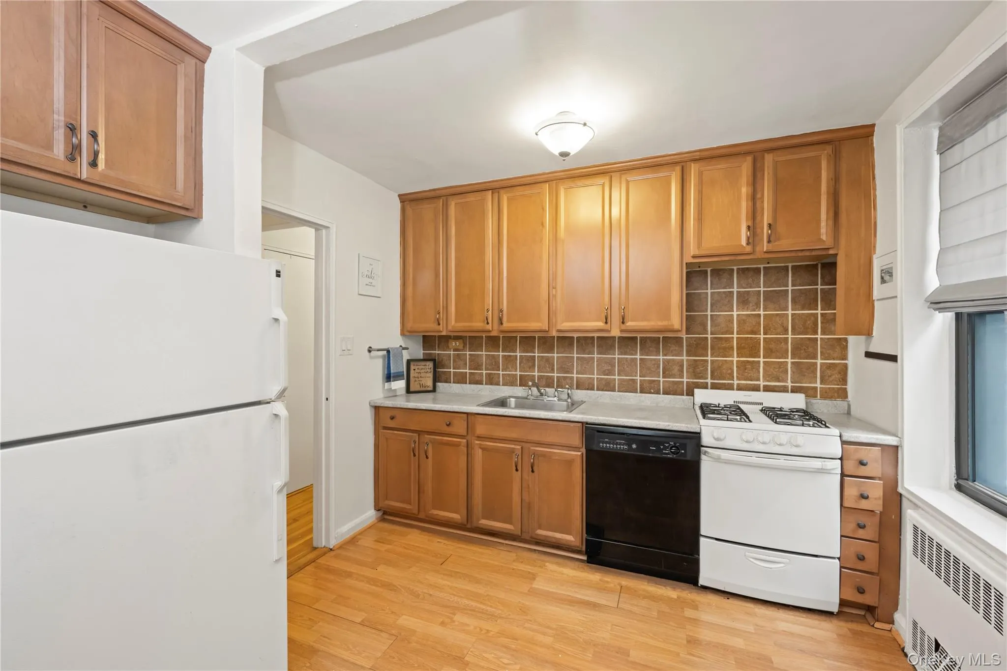 61 Oliver Street, New York, NY, 1 Bedroom Bedrooms, 4 Rooms Rooms,1 BathroomBathrooms,Residential,For Rent,Oliver,0,1052132 61 Oliver Street, New York, NY, 1 Bedroom Bedrooms, 4 Rooms Rooms,1 BathroomBathrooms,Residential,For Rent,Oliver,0,1052132