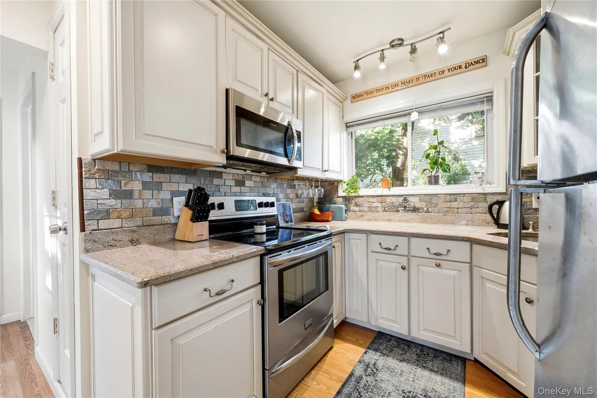 8 South Avenue, Smithtown, NY, 1 Bedroom Bedrooms, 4 Rooms Rooms,1 BathroomBathrooms,Residential,For Rent,South,0,1052134 8 South Avenue, Smithtown, NY, 1 Bedroom Bedrooms, 4 Rooms Rooms,1 BathroomBathrooms,Residential,For Rent,South,0,1052134