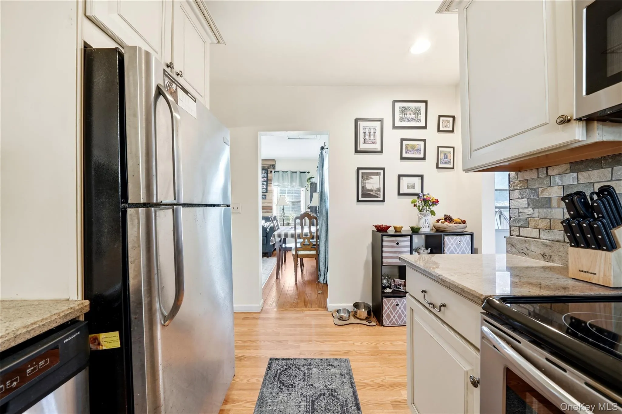 8 South Avenue, Smithtown, NY, 1 Bedroom Bedrooms, 4 Rooms Rooms,1 BathroomBathrooms,Residential,For Rent,South,0,1052134 8 South Avenue, Smithtown, NY, 1 Bedroom Bedrooms, 4 Rooms Rooms,1 BathroomBathrooms,Residential,For Rent,South,0,1052134