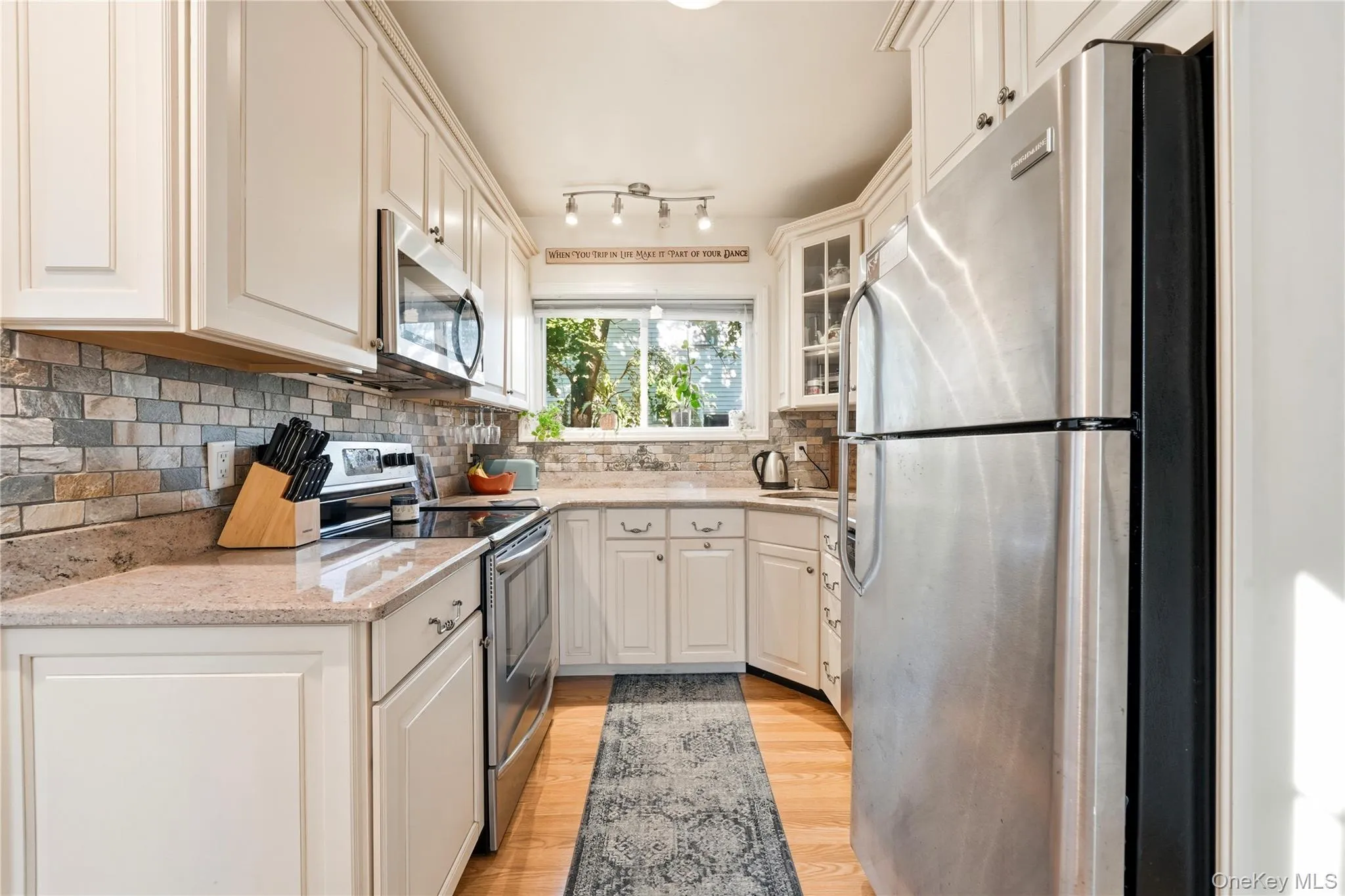 8 South Avenue, Smithtown, NY, 1 Bedroom Bedrooms, 4 Rooms Rooms,1 BathroomBathrooms,Residential,For Rent,South,0,1052134 8 South Avenue, Smithtown, NY, 1 Bedroom Bedrooms, 4 Rooms Rooms,1 BathroomBathrooms,Residential,For Rent,South,0,1052134