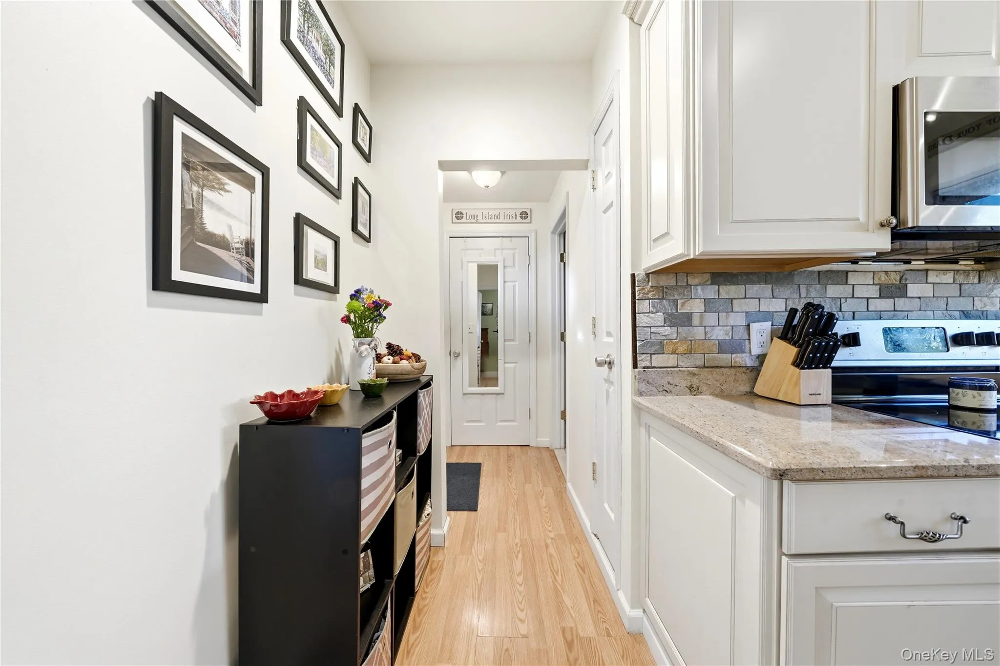 8 South Avenue, Smithtown, NY, 1 Bedroom Bedrooms, 4 Rooms Rooms,1 BathroomBathrooms,Residential,For Rent,South,0,1052134 8 South Avenue, Smithtown, NY, 1 Bedroom Bedrooms, 4 Rooms Rooms,1 BathroomBathrooms,Residential,For Rent,South,0,1052134