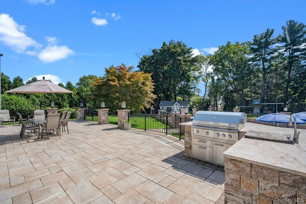 135 Hickman Street, Oyster Bay, NY, 5 Bedrooms Bedrooms, 9 Rooms Rooms,3 BathroomsBathrooms,Residential,For Rent,Hickman,0,1052143 135 Hickman Street, Oyster Bay, NY, 5 Bedrooms Bedrooms, 9 Rooms Rooms,3 BathroomsBathrooms,Residential,For Rent,Hickman,0,1052143