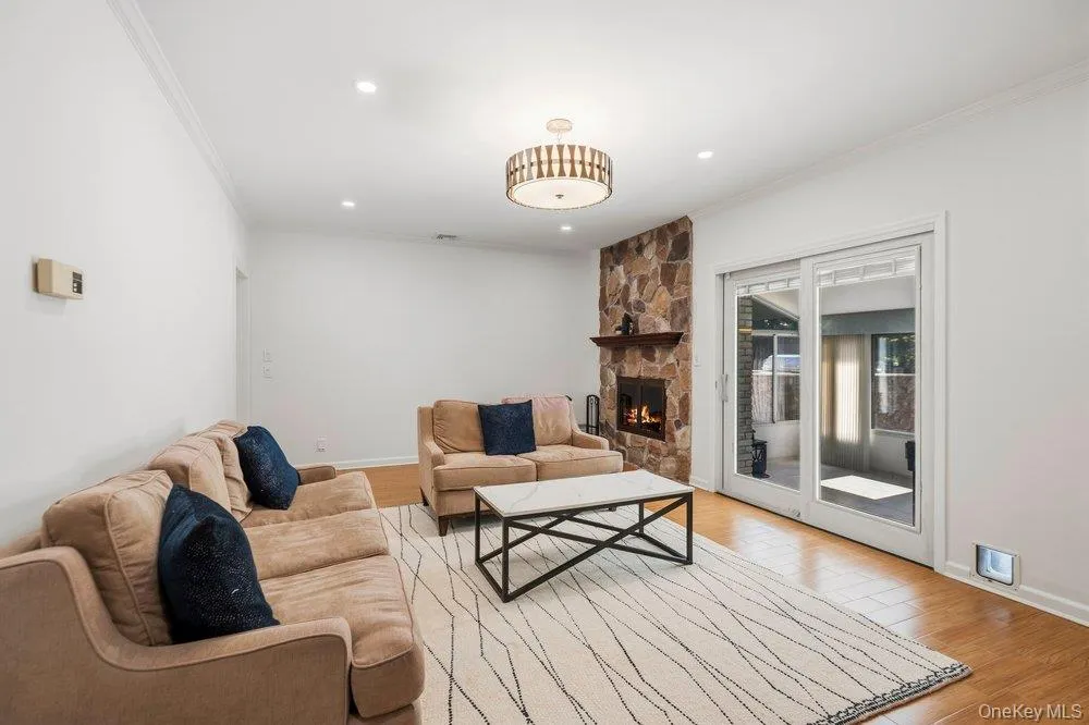 135 Hickman Street, Oyster Bay, NY, 5 Bedrooms Bedrooms, 9 Rooms Rooms,3 BathroomsBathrooms,Residential,For Rent,Hickman,0,1052143 135 Hickman Street, Oyster Bay, NY, 5 Bedrooms Bedrooms, 9 Rooms Rooms,3 BathroomsBathrooms,Residential,For Rent,Hickman,0,1052143