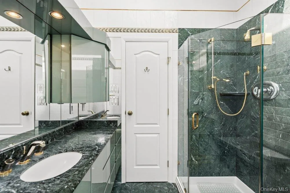 135 Hickman Street, Oyster Bay, NY, 5 Bedrooms Bedrooms, 9 Rooms Rooms,3 BathroomsBathrooms,Residential,For Rent,Hickman,0,1052143 135 Hickman Street, Oyster Bay, NY, 5 Bedrooms Bedrooms, 9 Rooms Rooms,3 BathroomsBathrooms,Residential,For Rent,Hickman,0,1052143