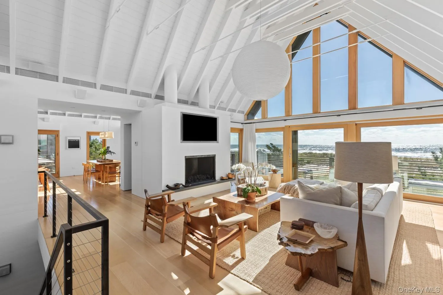 With gas fireplace and exquisite view of the ocean With gas fireplace and exquisite view of the ocean