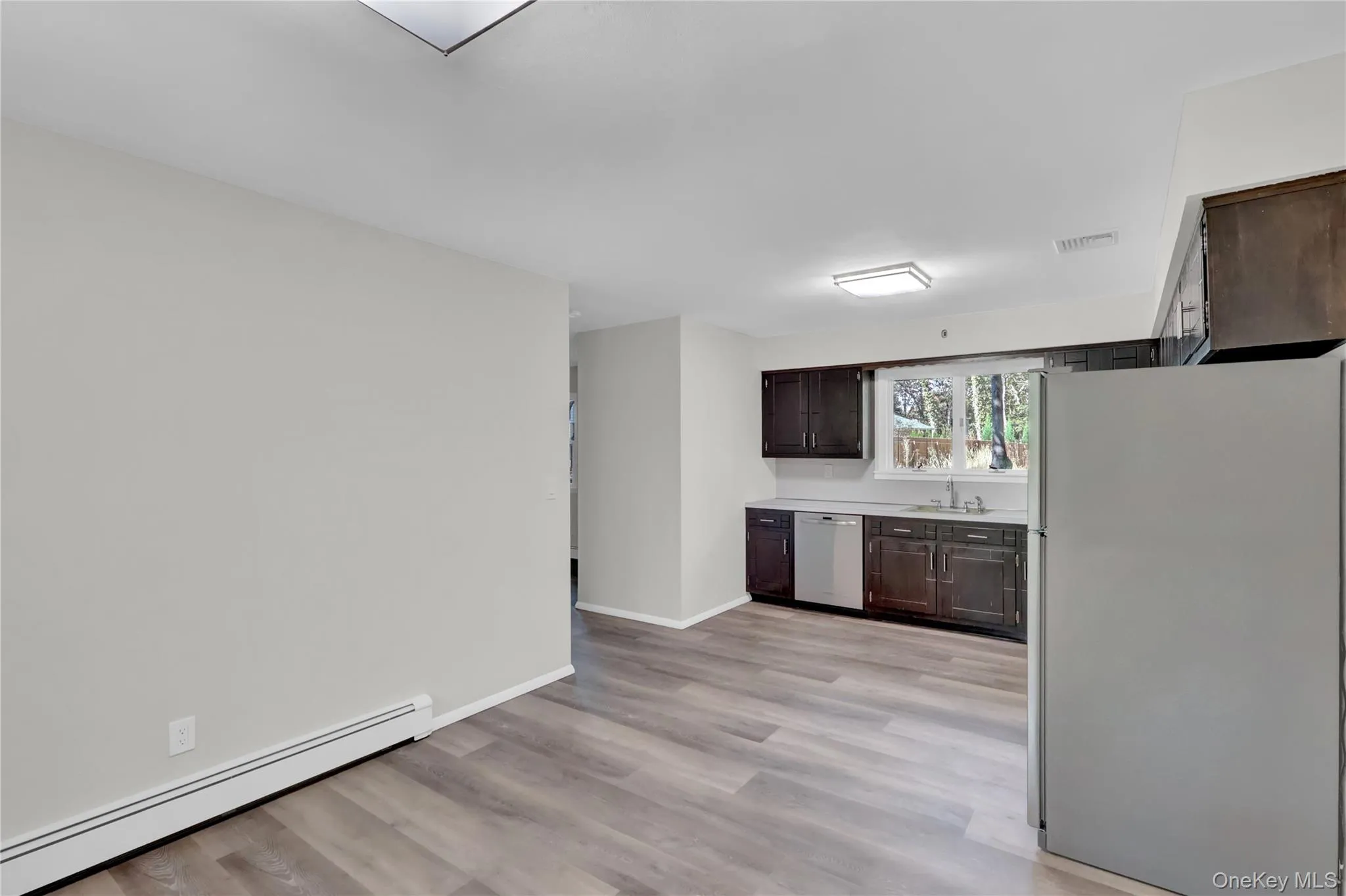 7 Canterbury Court, Brookhaven, NY, 3 Bedrooms Bedrooms, 7 Rooms Rooms,2 BathroomsBathrooms,Residential Lease,For Rent,Canterbury,0,1052156 7 Canterbury Court, Brookhaven, NY, 3 Bedrooms Bedrooms, 7 Rooms Rooms,2 BathroomsBathrooms,Residential Lease,For Rent,Canterbury,0,1052156