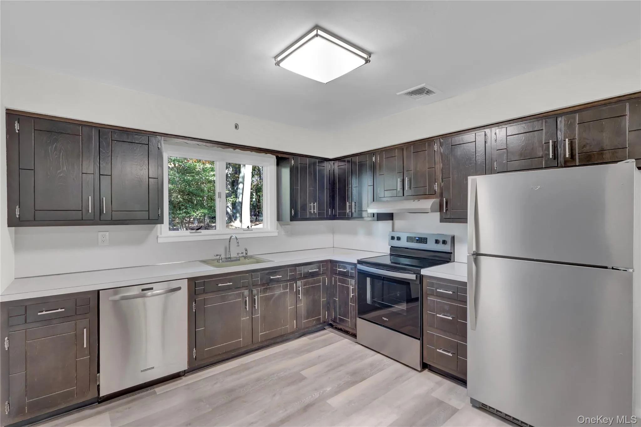 7 Canterbury Court, Brookhaven, NY, 3 Bedrooms Bedrooms, 7 Rooms Rooms,2 BathroomsBathrooms,Residential Lease,For Rent,Canterbury,0,1052156 7 Canterbury Court, Brookhaven, NY, 3 Bedrooms Bedrooms, 7 Rooms Rooms,2 BathroomsBathrooms,Residential Lease,For Rent,Canterbury,0,1052156