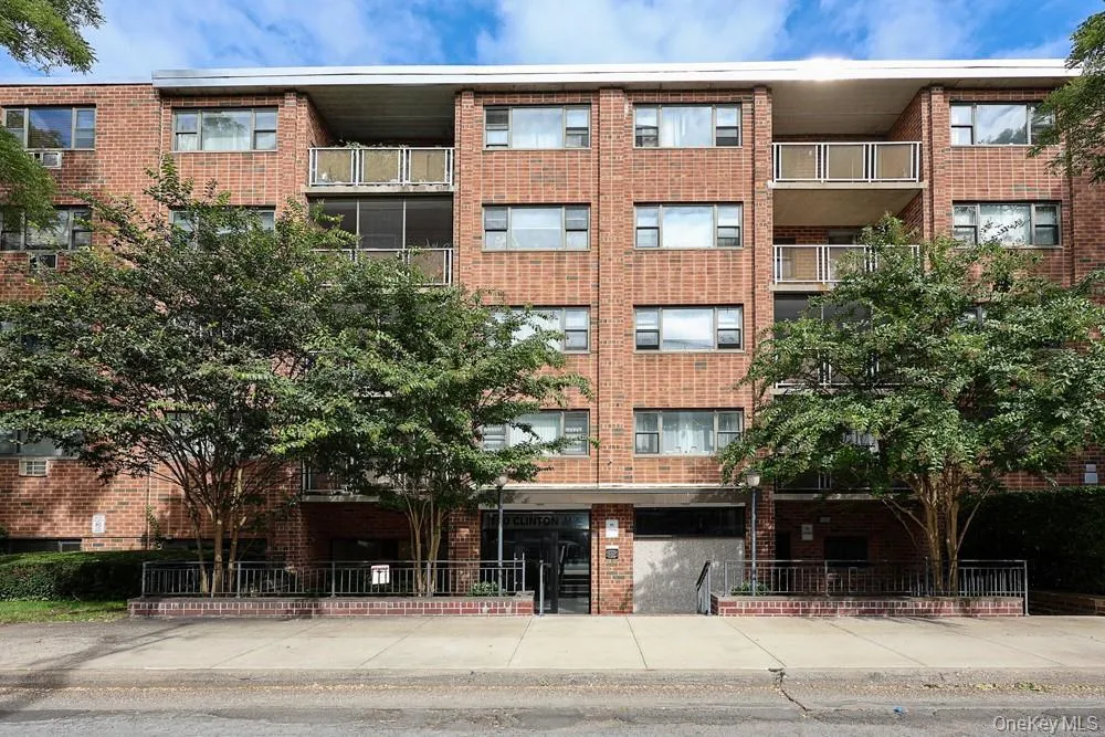 100 Clinton Avenue, Hempstead, NY, 3 Rooms Rooms,1 BathroomBathrooms,Residential Lease,For Rent,Clinton,0,1052157 100 Clinton Avenue, Hempstead, NY, 3 Rooms Rooms,1 BathroomBathrooms,Residential Lease,For Rent,Clinton,0,1052157