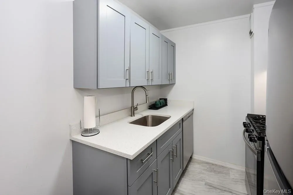 100 Clinton Avenue, Hempstead, NY, 3 Rooms Rooms,1 BathroomBathrooms,Residential Lease,For Rent,Clinton,0,1052157 100 Clinton Avenue, Hempstead, NY, 3 Rooms Rooms,1 BathroomBathrooms,Residential Lease,For Rent,Clinton,0,1052157