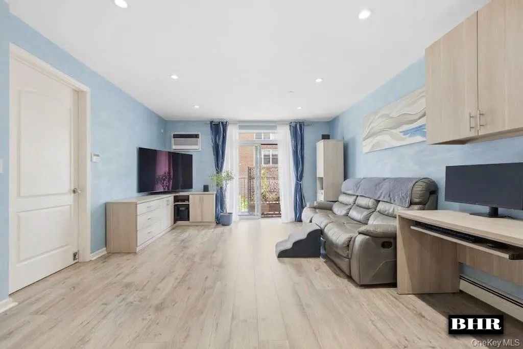 3360 Shore Parkway, New York, NY, 2 Bedrooms Bedrooms, 4 Rooms Rooms,2 BathroomsBathrooms,Residential,For Rent,Shore,0,1052158 3360 Shore Parkway, New York, NY, 2 Bedrooms Bedrooms, 4 Rooms Rooms,2 BathroomsBathrooms,Residential,For Rent,Shore,0,1052158